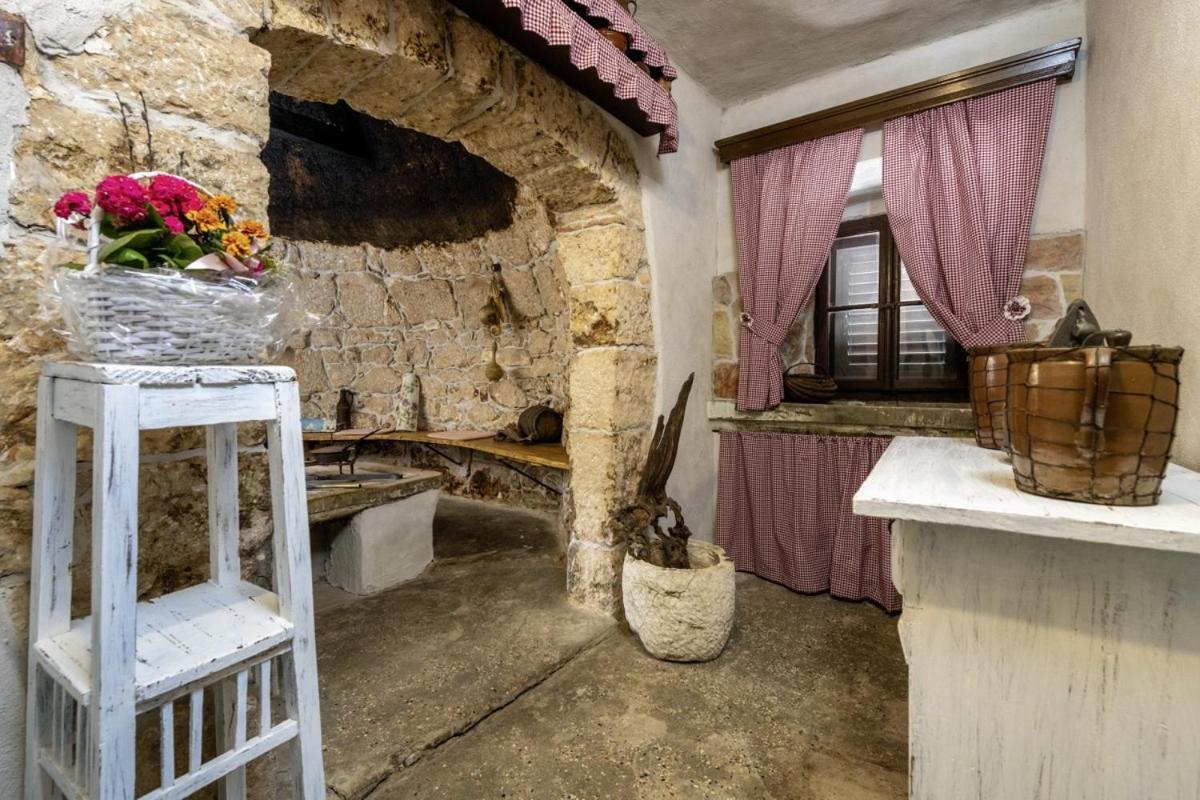 Marina Plomin In Plomin - Haus Fuer 6 Personen Villa Exteriör bild